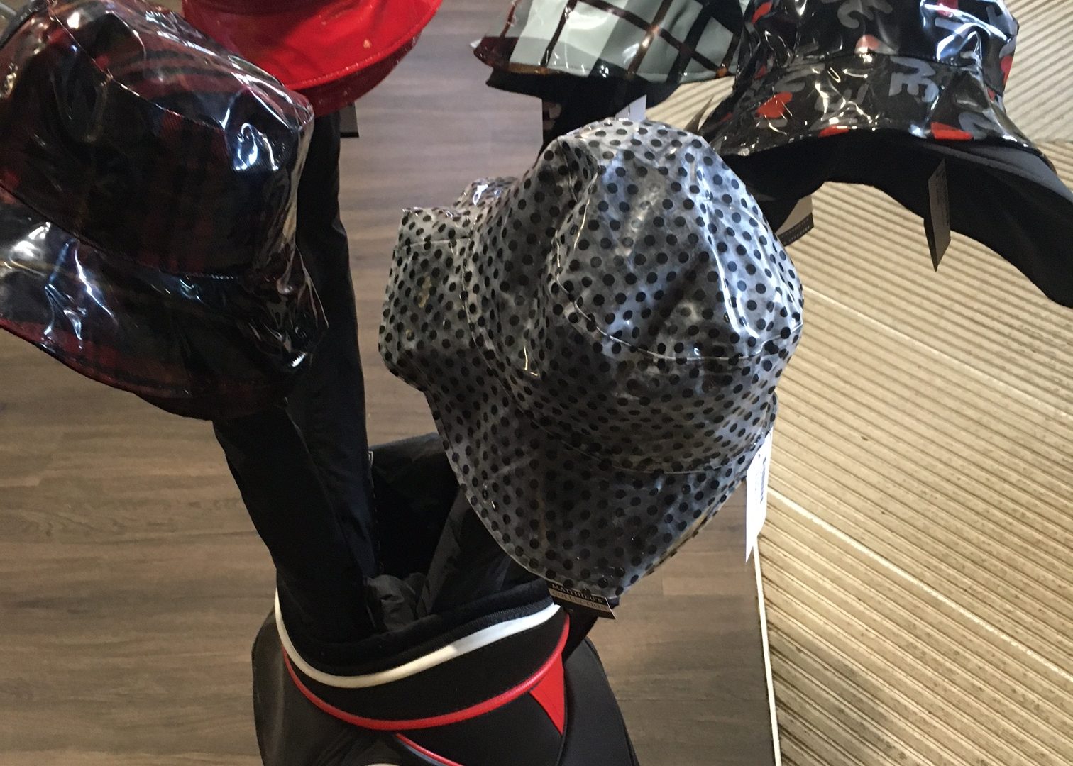 Articles de pluie à la boutique du golf